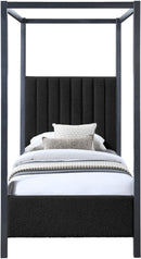 Kelly - Bed